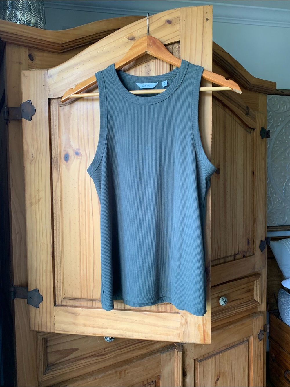 Reitmans Green Ribbed Crew Neck Tank